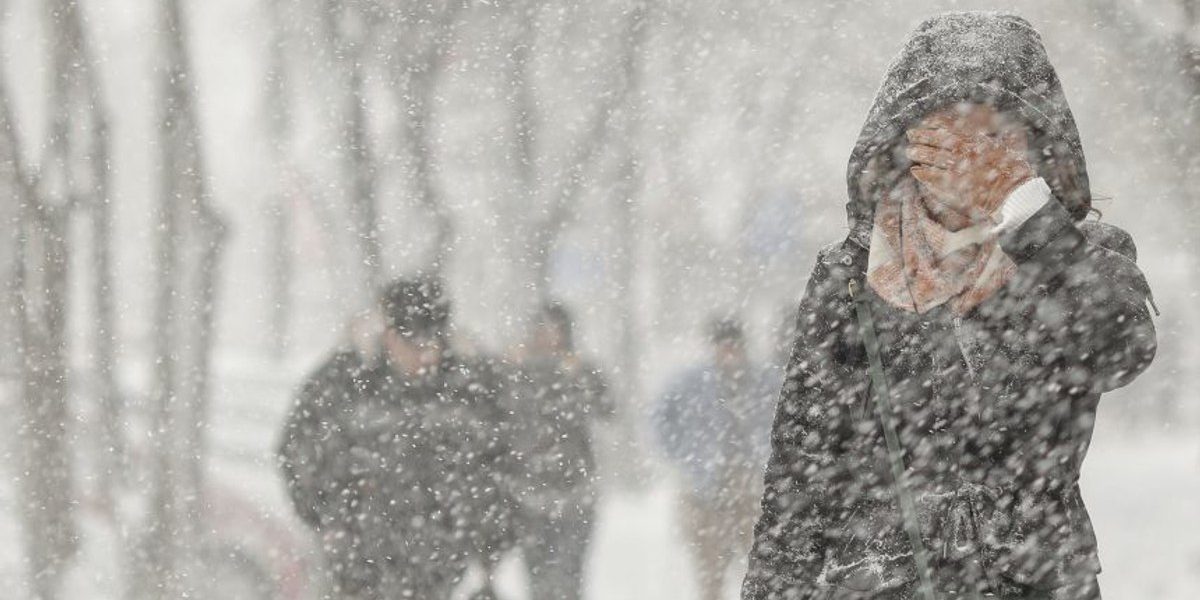 Județele aflate sub Cod portocaliu de vreme rea: ninsori, lapoviță și vânt puternic cu rafale de peste 100 km/h