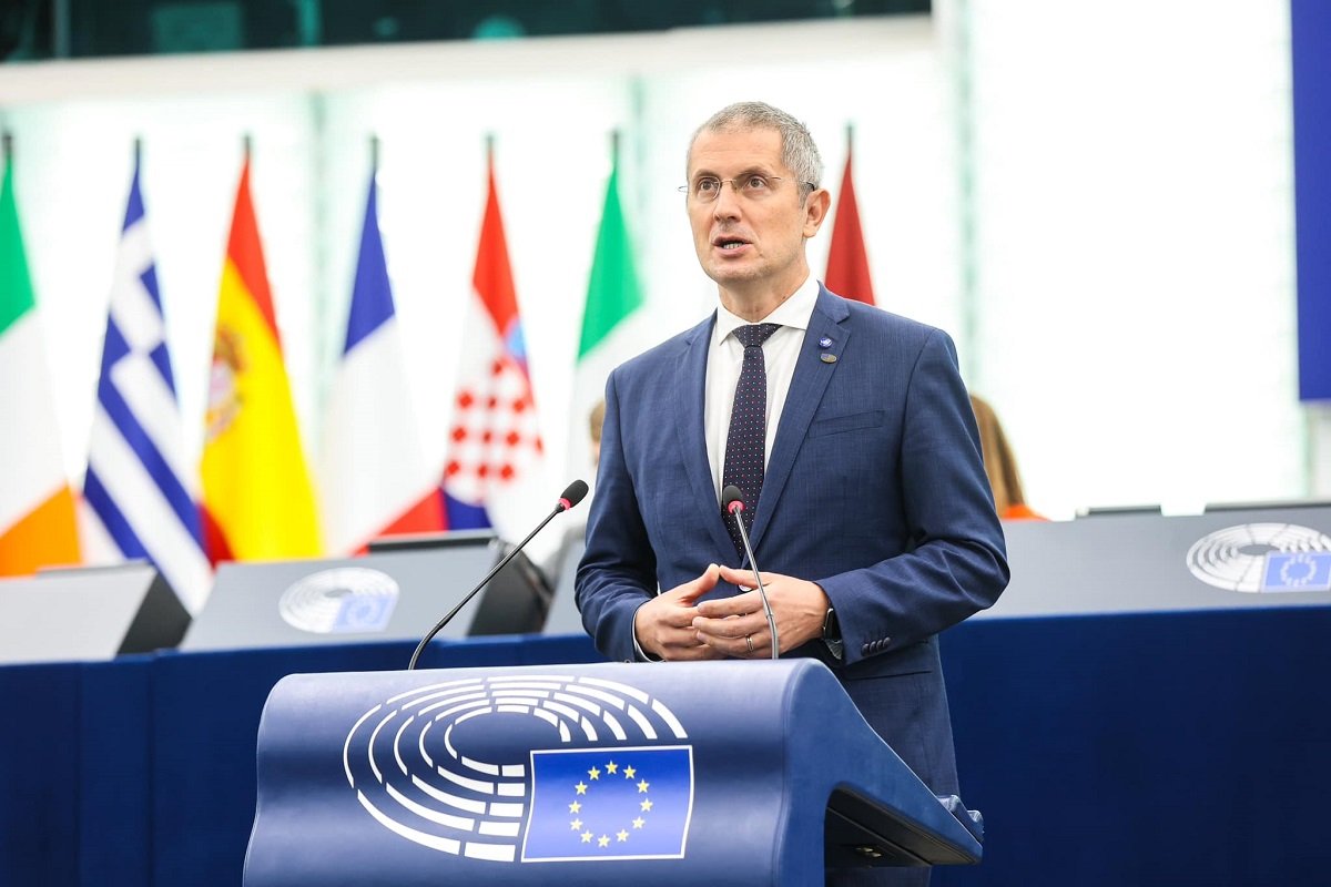 Dan Barna, europarlamentar USR și vicepreședinte al grupului Renew Europe, a ieșit public pentru a explica circumstanțele care au condus la organizarea unei dezbateri extrem de dezechilibrate într-o subcomisie a Comitetului LIBE din Parlamentul European