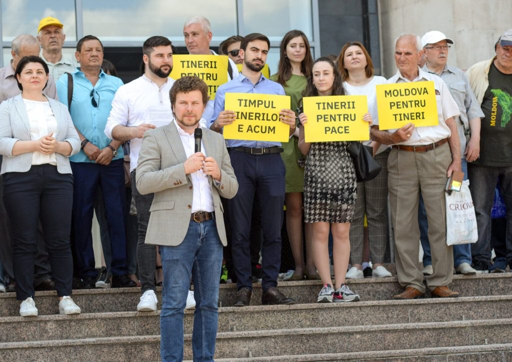 Inițiativă de salvare: primari, cadre universitare și civici din Moldova se opun desființării Universității de Stat din Cahul Se reamintește că, în ultimele săptămâni, această universitate, una dintre cele mai importante din sudul Republicii Moldova, a fost ținta unor decizii din partea guvernului care au stârnit valuri de nemulțumire în rândul comunității academice și locale