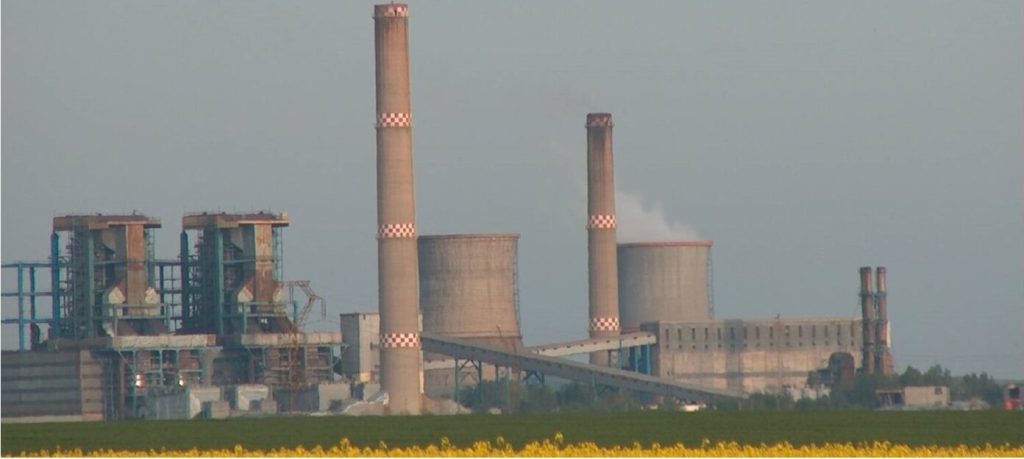 Criza termică de la Craiova: electrocentrale în dificultate, autoritățile reacționează rapid Craiova se află în fața unei situații delicate, după ce Electrocentrale, principalul producător de energie termică pentru municipiu, a anunțat oficial că, din cauza unei avarii tehnice, nu mai poate asigura parametrii optimi de temperatură ai agentului termic livrat în sistemul local de termoficare