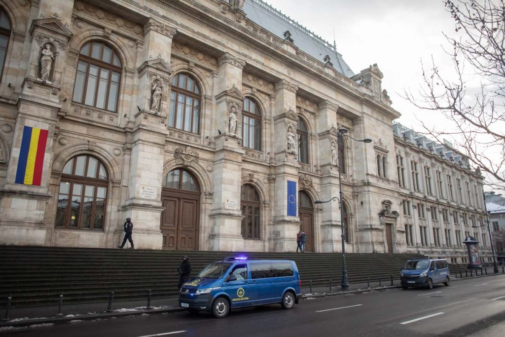 Procese majore la Curtea de Apel București joi: recuzarea judecătoarei și verdictul asupra Comitetului Justiție condus de Bolojan