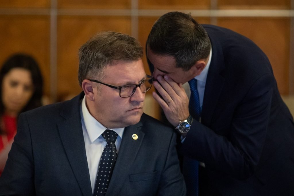 Marius-Constantin Budăi răspunde dur criticilor prim-ministrului Ilie Bolojan privind taxele din România Fostul ministru al Muncii și Solidarității Sociale, deputatul PSD Marius-Constantin Budăi, a lansat un atac dur la adresa prim-ministrului Ilie Bolojan, după declarațiile acestuia referitoare la nivelul impozitelor și taxelor în România comparativ cu cele din alte țări europene