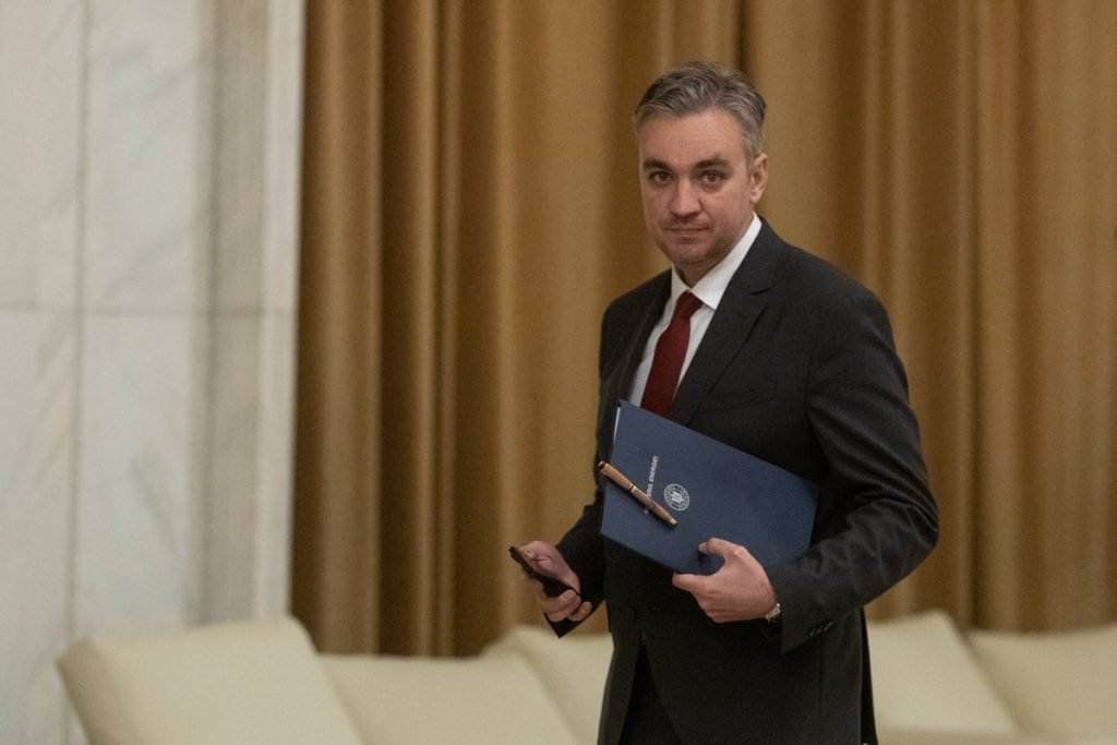 Curtea de Apel respinge contestația angajaților ANRE în cazul reorganizării instituției Curtea de Apel București a stabilit joi că acțiunea salariaților Autorității Naționale de Reglementare în domeniul Energiei (ANRE), care contestau suspendarea procesului de reorganizare a instituției, este neîntemeiată