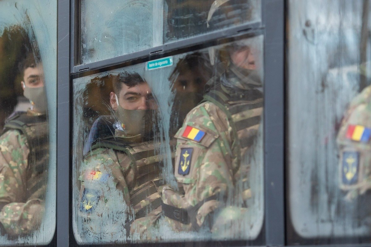 Ministrul Apărării asigură: Noul proiect legislativ vizează prelungirea carierei militare fără impact negativ asupra salariilor sau pensiilor Ministrul Apărării Naționale, Vasile Dîncu, a făcut recent o declarație care a liniștit neliniștile din rândul personalului militar și al cetățenilor cu privire la modificările propuse în sistemele cu statut special