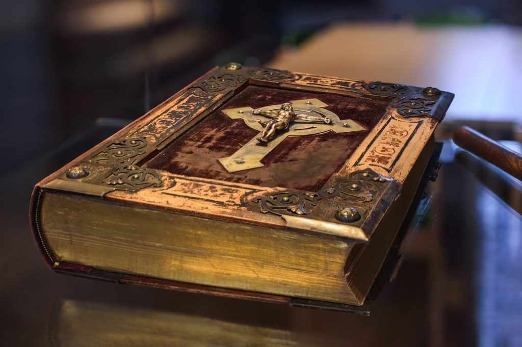 Vânzările Bibliilor înregistrează un salt neașteptat în Marea Britanie, atingând cele mai ridicate cote din ultimii ani, după o perioadă în care librăriile creștine se confruntau cu vești mai degrabă dezamăgitoare privind comercializarea cărților sfinte