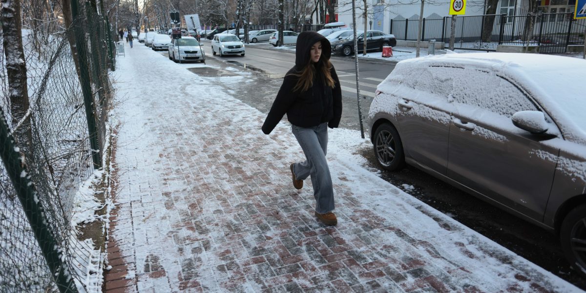 Când scăpăm de valul de ger. Meteorologii anunță de când se îmblânzește vremea