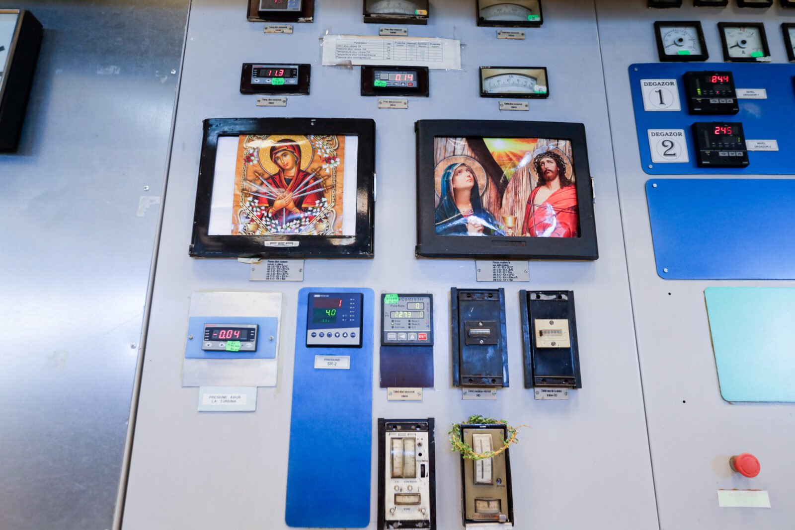 Criza sistemului de termoficare din București atinge cote alarmante în această iarnă, pe fondul unui ger extrem care a pus la încercare capacitatea rețelei de a asigura căldură locuitorilor din Capitală