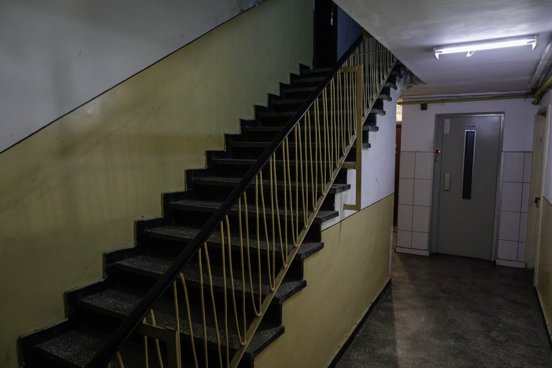 Începând duminică, asociațiile de proprietari din Sectorul 1 al Capitalei pot depune cererile pentru participarea la programul de modernizare a lifturilor