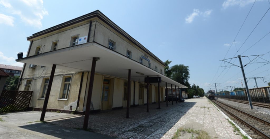 Un incident feroviar mai puțin obișnuit a ieșit recent la iveală, scoțând în evidență vulnerabilitățile sistemului de gestionare a traficului pe calea ferată din România