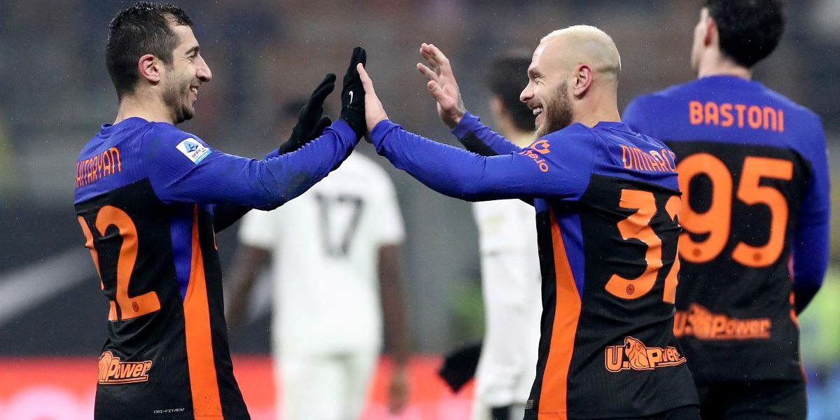 MILAN, ITALY - JANUARY 23: Henrikh Mkhitaryan of FC Internazionale Milano celebrates scoring his team