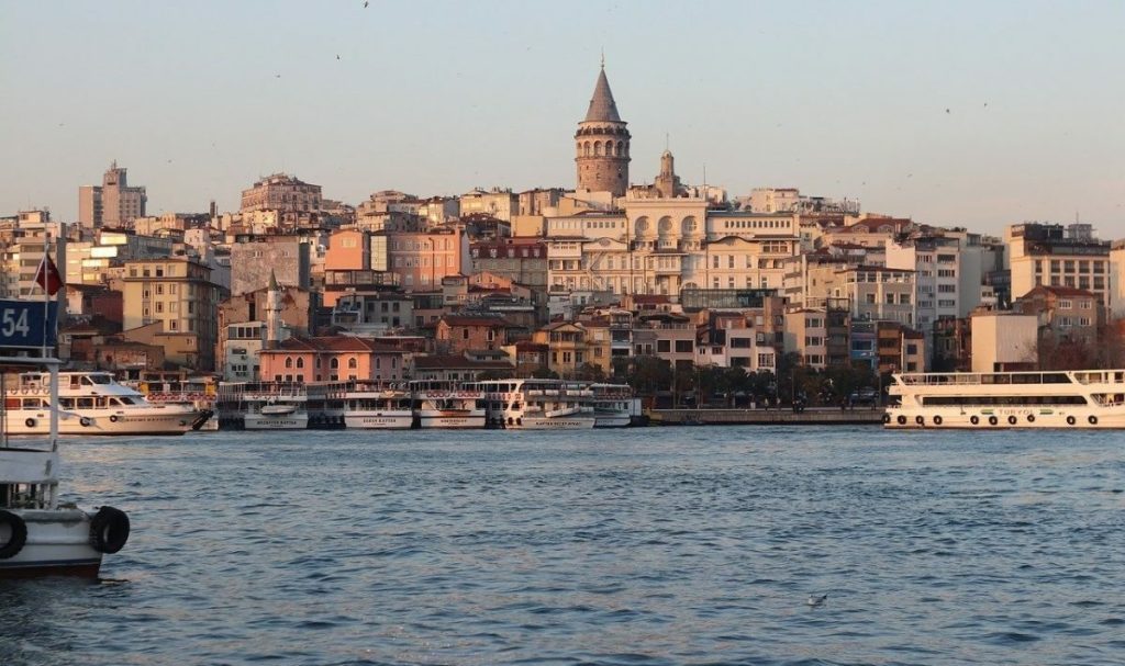 O judecătoare din Istanbul a fost grav rănită marți, 13 ianuarie, într-un incident extrem de șocant ce a zguduit sistemul judiciar din Turcia