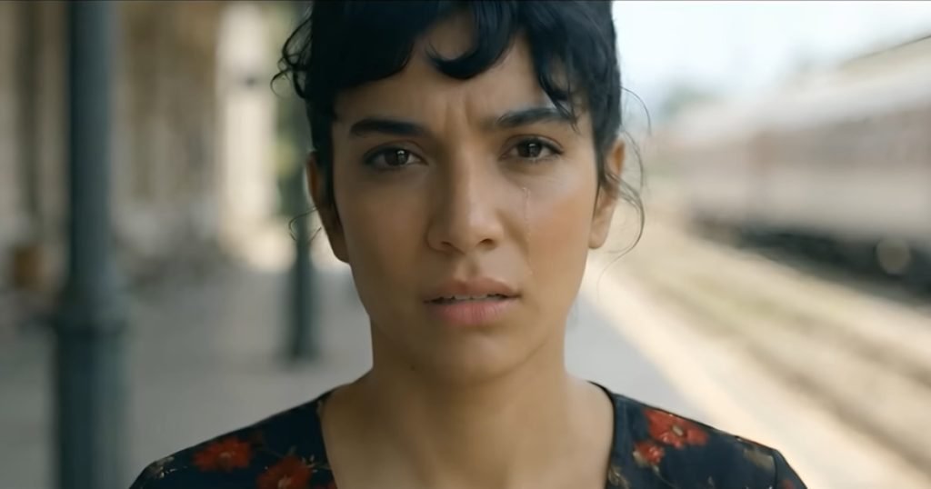 Scandal în muzica românească: O artistă creată cu inteligență artificială stârnește revolta comunității artistice Lolita Cercel, o artistă născută din tehnologie, a devenit virală pe TikTok și pe platformele de streaming, după ce piesele sale au acumulat milioane de vizualizări într-un timp record