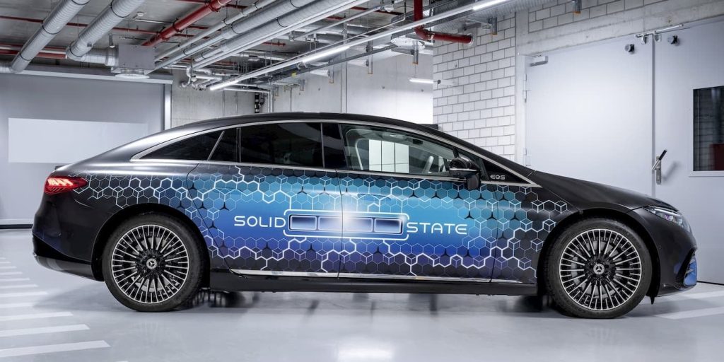 Mercedes-Benz a reușit să depășească un prag tehnic important în domeniul bateriilor pentru vehicule electrice, demonstrând că tehnologia solid-state începe să fie viabilă în condiții reale
