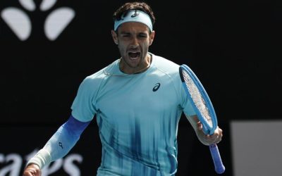Musetti ko contro Djokovic, si infortuna dopo 2 set dominati