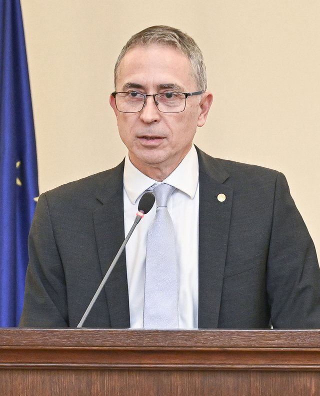 FOTO Schimbare istorică la bani, nouă semnătură lângă Isărescu. Șeful de la HR-ul BNR se mută la tiparniță. Semnătura lui va apărea pe bancnote alături de cea a lui Isărescu