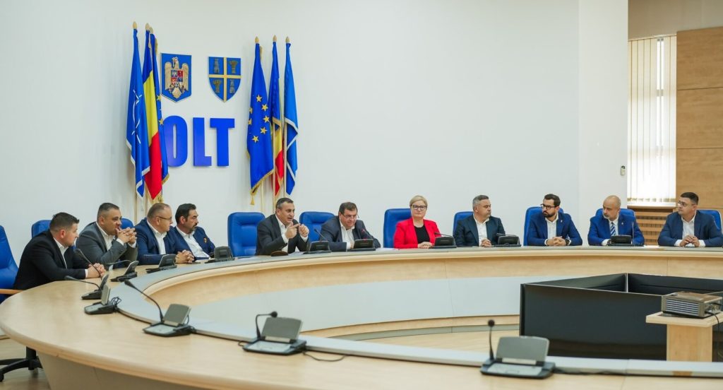 PSD Olt refuză susținerea unui guvern minoritar: Marius Oprescu avertizează asupra stabilității politice Președintele PSD Olt, Marius Oprescu, a declarat joi, după ședința Consiliului Județean, că social-democrații din această regiune nu intenționează să susțină un guvern minoritar în cazul în care va fi încercată detașarea lor de la guvernare
