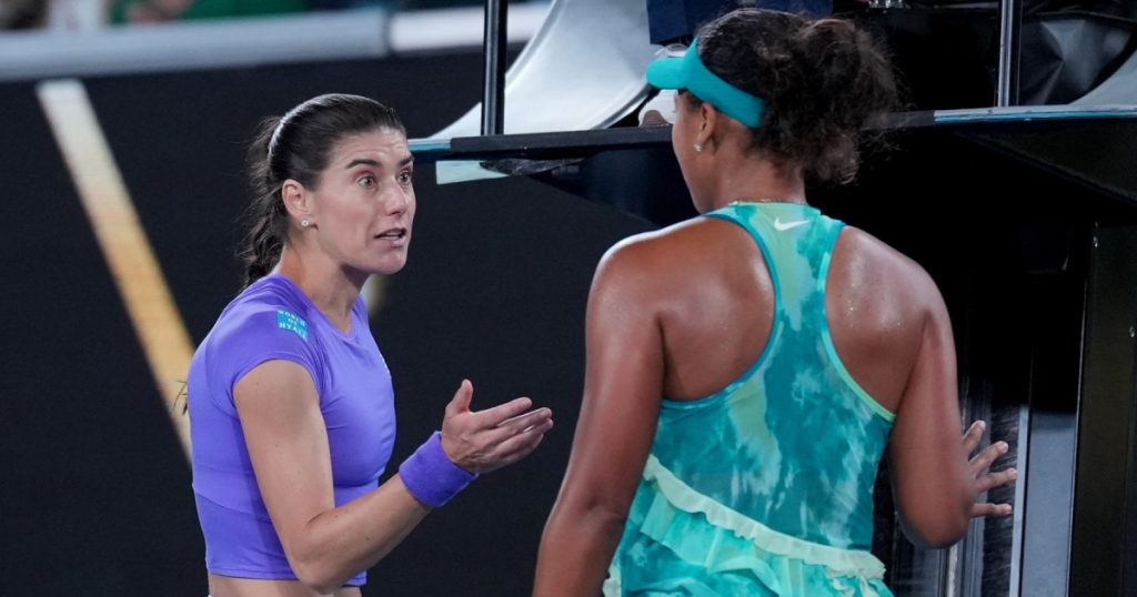 Sorana Cîrstea, eliminată de Naomi Osaka la Australian Open: Tensiuni la finalul meciului Sorana Cîrstea a fost învinsă de japoneza Naomi Osaka în runda a doua a turneului Australian Open, turneu de Grand Slam desfășurat la Melbourne
