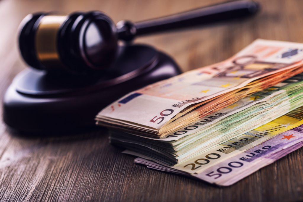 Decizie amânată în cazul pensiilor magistraților, reacție dură din partea ministrului Pîslaru: „Timpul nu trebuie să fie aliatul amânărilor” Decizia Curții Constituționale de a amâna deliberările în cazul pensiilor magistraților a stârnit o reacție vehementă din partea oficialităților guvernamentale