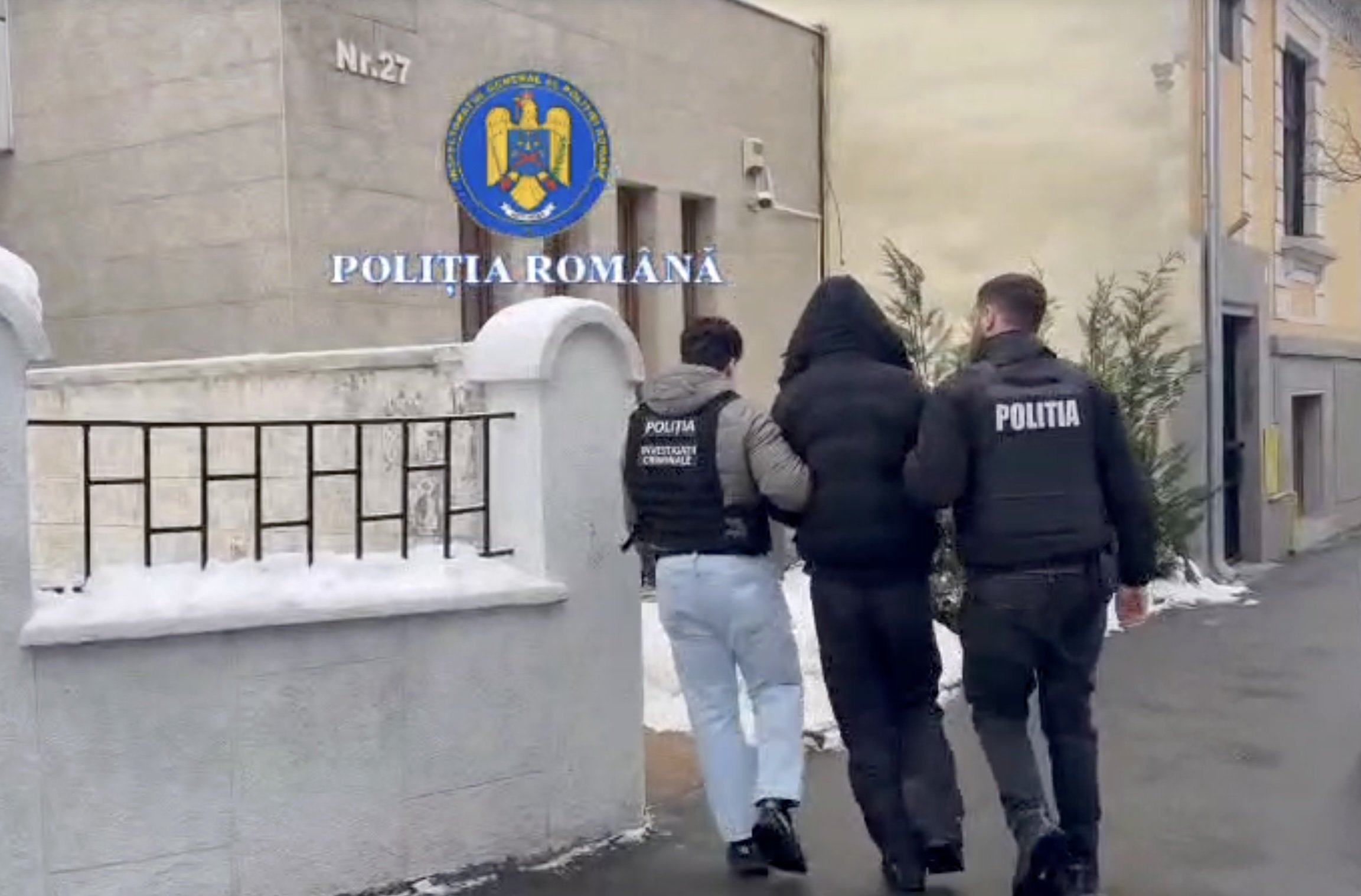 Un bărbat urmărit internațional, suspectat de comiterea unui grav omor în Franța, a fost prins în Cluj-Napoca, într-un centru comercial aglomerat, după o amplă desfășurare de forțe a autorităților române