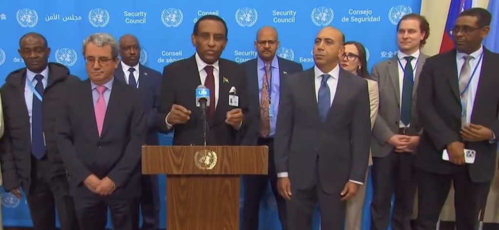 Guvernul militar al Sudanului revine oficial la Khartoum, după aproape trei ani de guvernare în exil După mai bine de trei ani de separare, guvernul militar al Sudanului s-a întors luni în capitala țării, Khartoum, marcând un moment crucial în încercarea de a stabiliza și reconstrui o națiune aflată în plin proces de tranziție politică