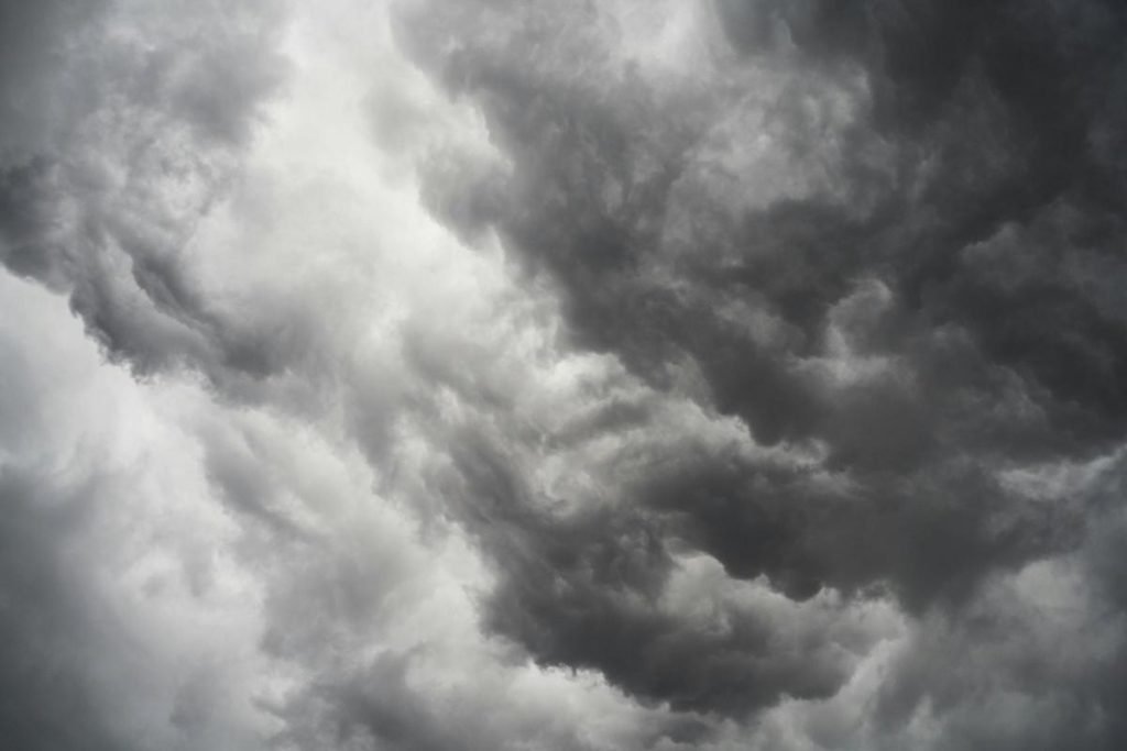 What will the weather be like in Mid Cheshire this weekend?