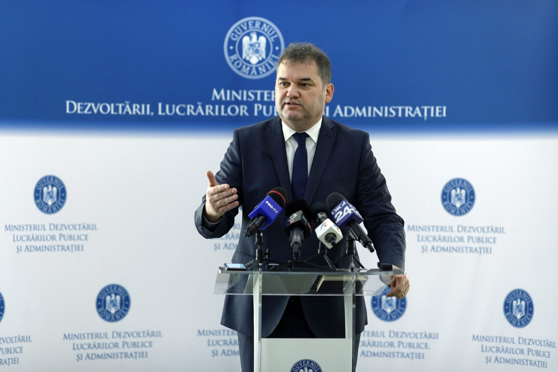 DOCUMENT Proiectul de lege privind reducerea cheltuielilor administrației publice cu 10% a fost publicat. Care sunt principalele prevederi