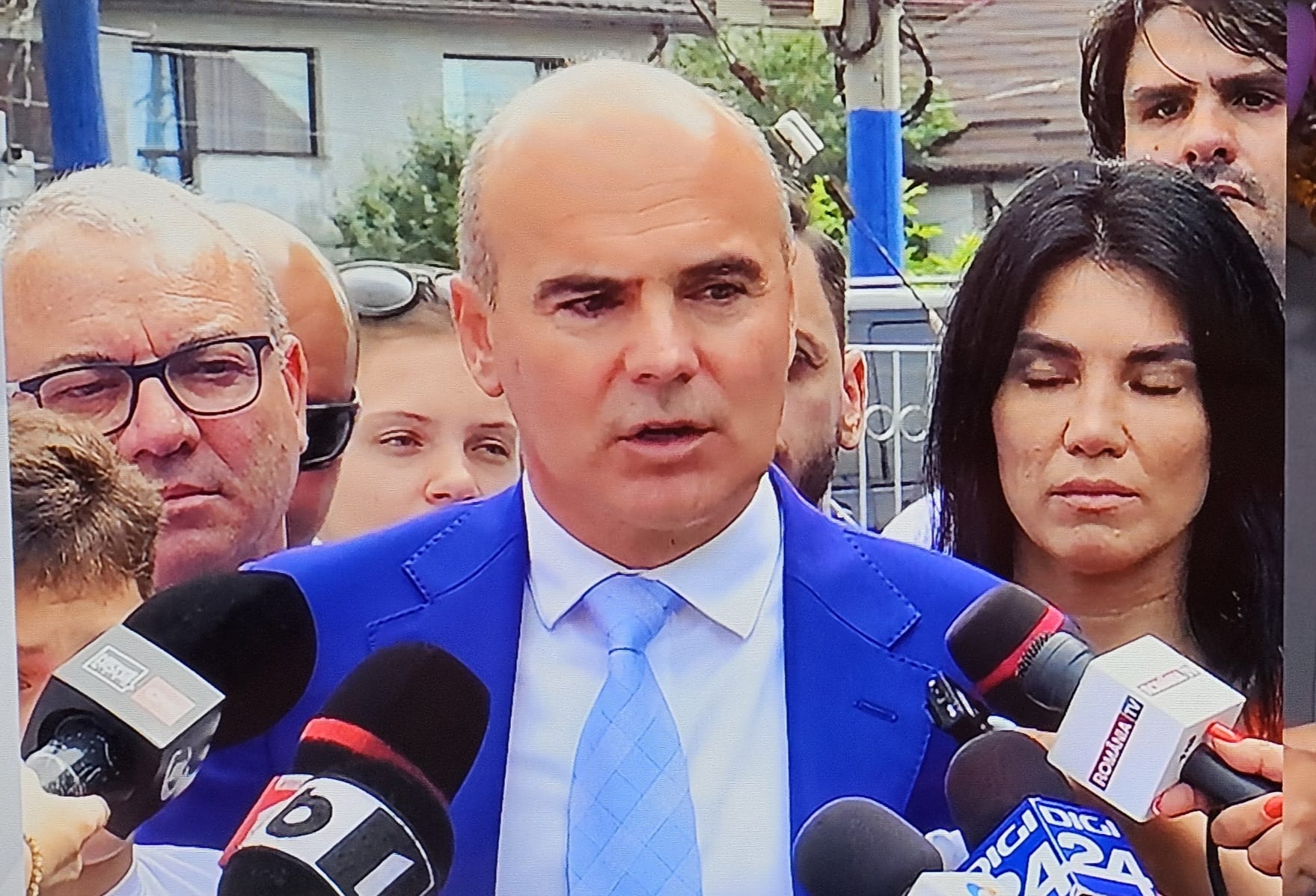 Rareș Bogdan (PNL): „Cere clarificări liderilor, acuză vizitele controlorilor la critici”