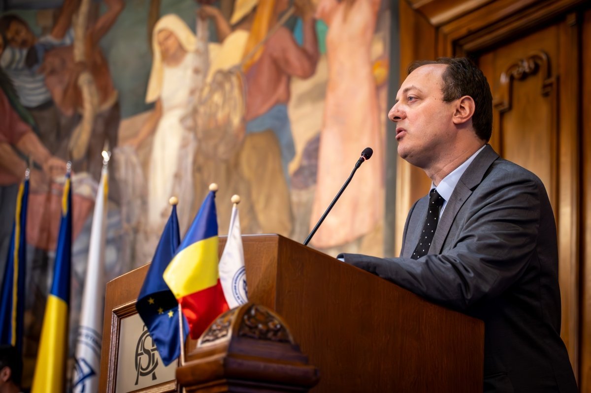 Reforma urgentă a sistemului educațional, nevoie stringentă în fața ritmului rapid al tehnologiei Schimbările rapide și aparent constante din domeniul tehnologiei impun o reevaluare profundă a sistemului educațional din România