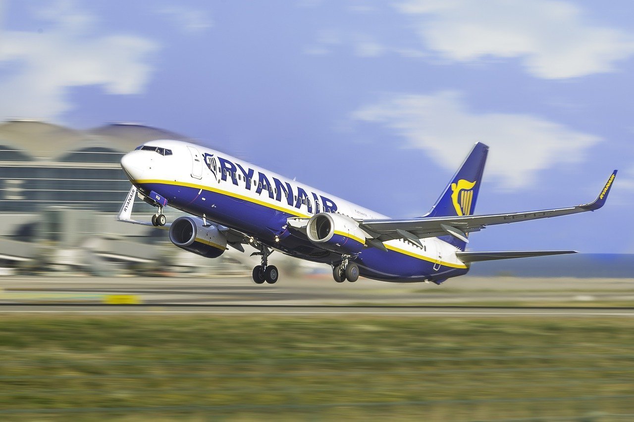 Ryanair ia în considerare eliminarea unor rute din România