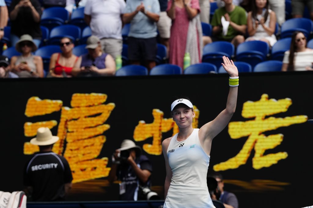 Rybakina pulls away to defeat Swiatek in Australian Open quarterfinals