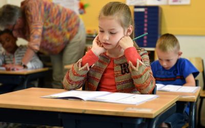 Scoala-elevi-in-banci-Foto-pexels-e1599812201578.jpg - JurnalUrban