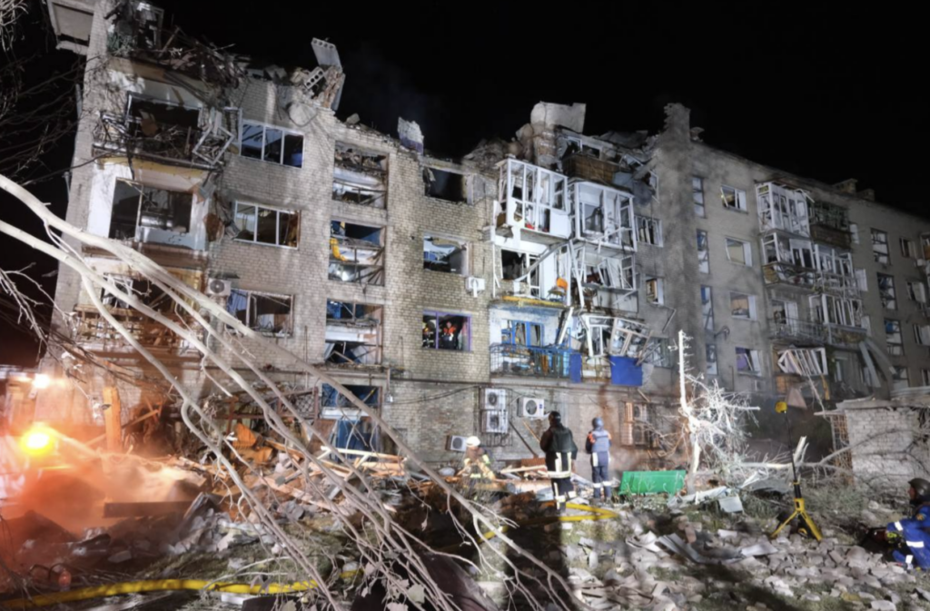 Ucraina evacuează 3.000 de copii și părinți din Zaporojie și Dnipropetrovsk; Rusia avansează puternic în 2025