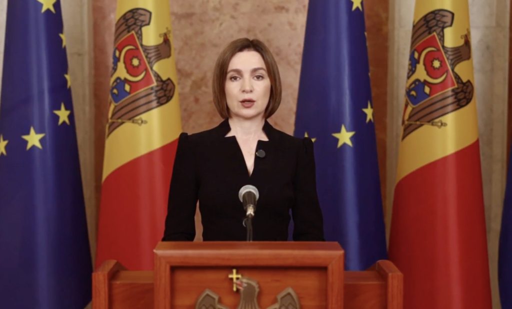 Președinta Republicii Moldova deschide discuția despre reunificare cu România: „Aș vota pentru un referendum” Declarație surprinzătoare din partea președintei Republicii Moldova, Maia Sandu, care a declarat într-un interviu recent pentru podcastul britanic „The Rest Is Politics: Leading” că ar susține reunificarea cu România, dacă un astfel de referendum s-ar organiza acum