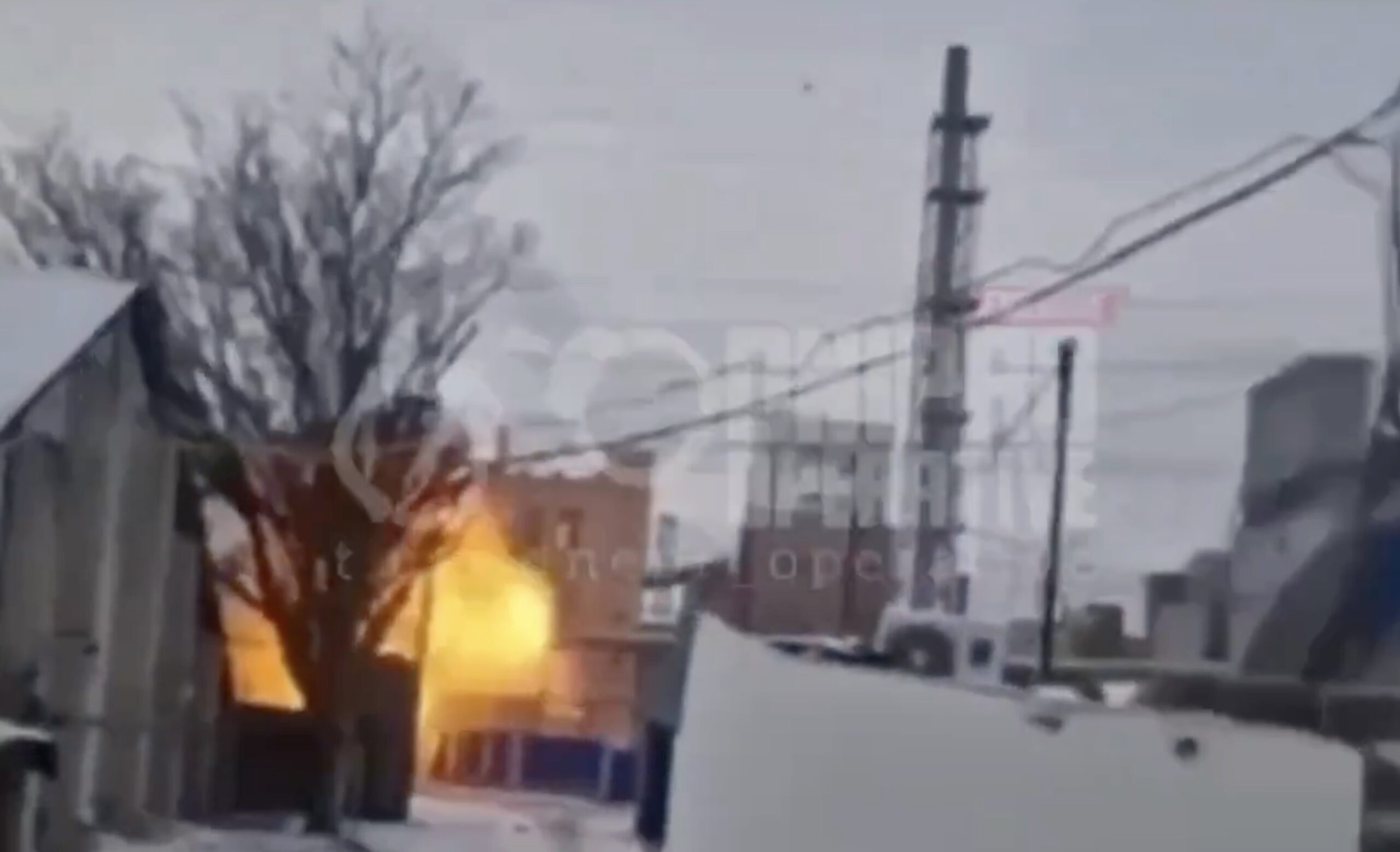 O nouă etapă în cearta acerbă dintre Ucraina și Rusia s-a produs în ultima zi, când un atac cu drone rusești a vizat o rafinărie de ulei deținută de americani în Dnipro, provocând o scurgere masivă de aproximativ 300 de tone de ulei de floarea soarelui pe străzile orașului