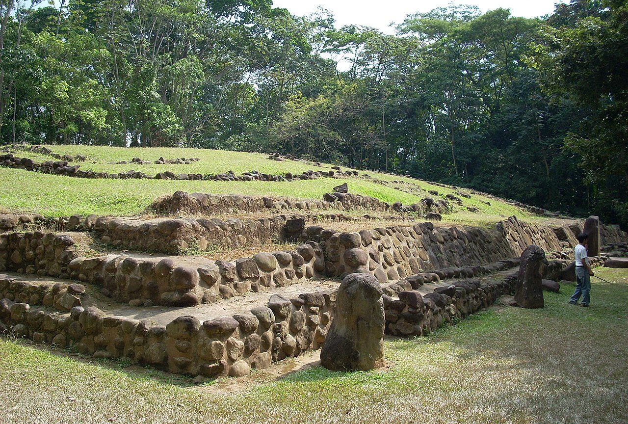 Arheologi mexicani au anunțat recent descoperirea unei necropole vechi de aproximativ 1.400 de ani, aparținând culturii zapotece, una dintre cele mai importante și misterioase civilizații prehispanice din Mexic