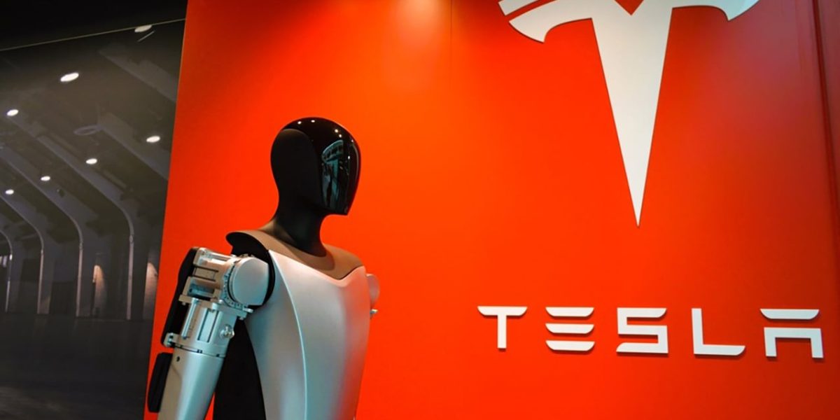 Tesla-Optimus-humanoid.jpg - JurnalUrban