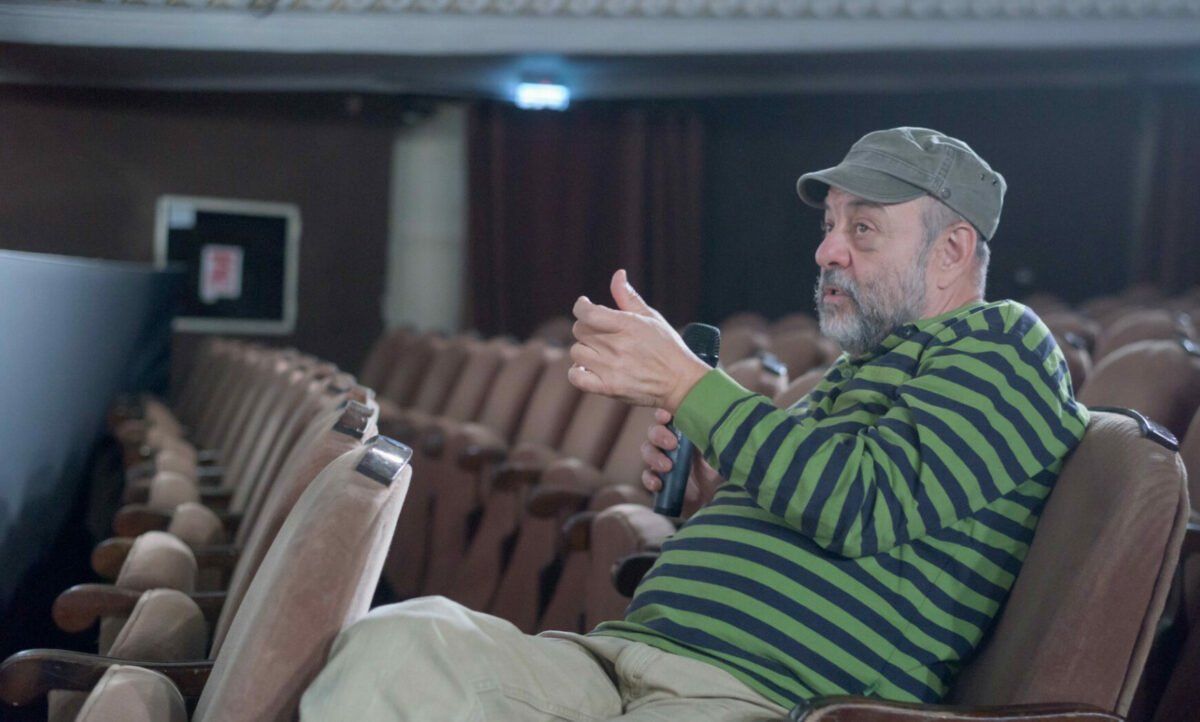 Teatrul Maghiar din Cluj Neagă implicarea în dispariția piesei „Regele Moare” din programul Teatrului Național din Budapesta Într-o reacție fermă, Teatrul Maghiar de Stat din Cluj-Napoca a transmis că nu are nicio implicare în dispariția piesei „Regele Moare”, în regia lui Tompa Gábor, din programul Teatrului Național din Budapesta