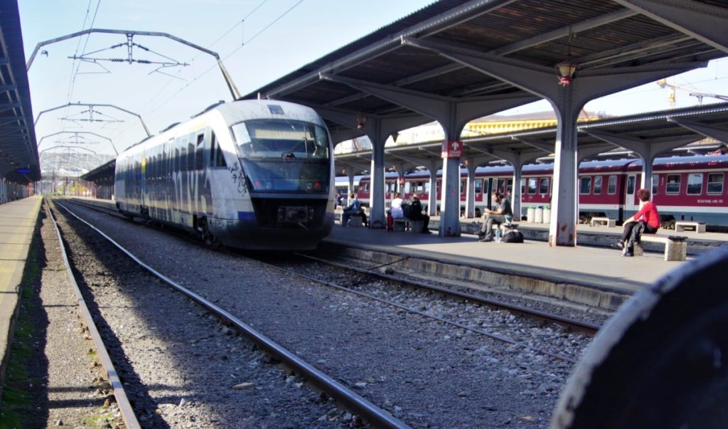 Un tren care circula pe ruta Vatra Dornei – București Nord a înregistrat o întârziere record de peste șase ore, adică 373 de minute