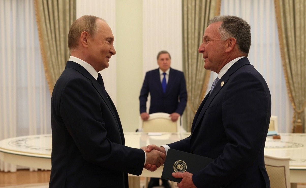 Vladimir Putin și emisarul SUA, Steve Witkoff, se întâlnesc pentru discuții de pace privind Ucraina Președintele Rusiei, Vladimir Putin, urmează să poarte joi o întâlnire cu emisarul Casei Albe, Steve Witkoff, într-un efort de a avansa procesul de pace în contextul conflictului din Ucraina