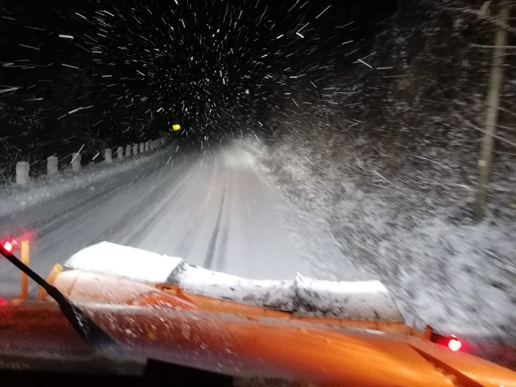 Autoritățile române într-un dialog unitar pentru gestionarea situației de urgență provocată de avertizările meteorologice Ministrul Afacerilor Interne, Cătălin Predoiu, a condus luni o videoconferință cu reprezentanți ai autorităților locale și structurilor de urgență din teritoriu, într-un efort comun de coordonare a măsurilor necesare pentru protejarea populației în contextul avertizărilor meteorologice de cod galben și portocaliu