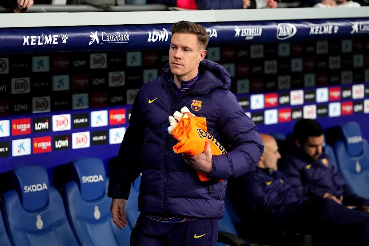 Marc‑André ter Stegen, portarul emblematic al FC Barcelona, va părăsi clubul catalan temporar, îndreptându-se spre FC Girona, unde va evolua în calitate de jucător împrumutat pentru restul sezonului 2025–26