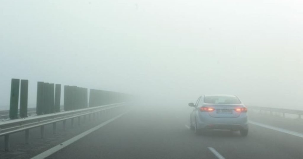 Cod galben de vânt și ceață dense în jumătate din țară: atenționare ANM Administrația Națională de Meteorologie (ANM) a emis luni avertizări nowcasting cod galben, moment în care patru județe din Transilvania se confruntă cu vânt puternic, iar alte nouă județe, în principal din zona Moldovei, Munteniei și Dobrogea, sunt afectate de ceață, burniță și ghețuș