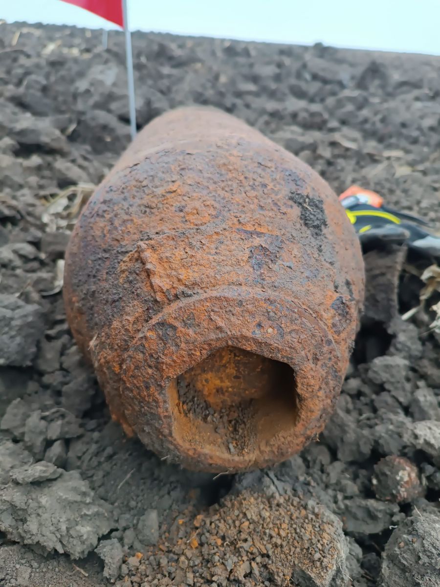 Aachen intră în alertă maximă: peste 6.000 de oameni evacuați din cauza descoperirii unei bombe americane neexplodate Orașul Aachen, situat în vestul Germaniei, se află sub incertitudine și tensiune după ce, miercuri, autoritățile locale au anunțat găsirea unei bombe neexplodate de fabricație americană, din timpul celui de-Al Doilea Război Mondial