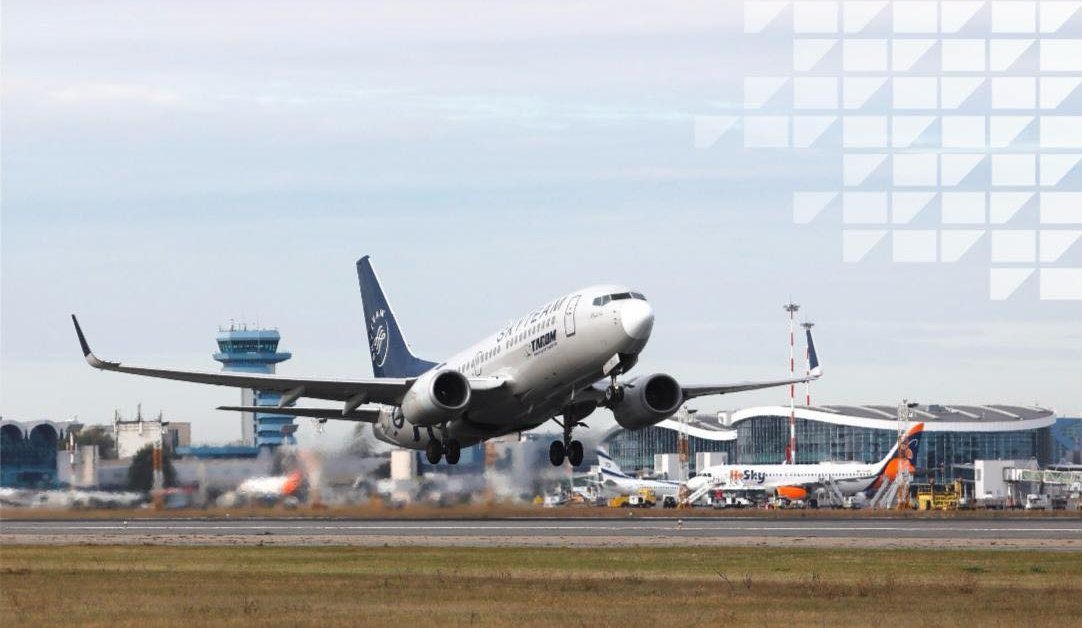 Traficul aerian pe aeroporturile din București se desfășoară în condiții de iarnă, fără perturbări majore, anunță oficialii Companiei Naționale Aeroporturi București