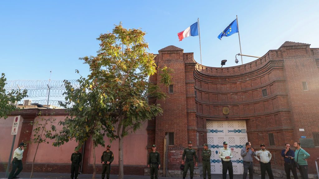 Ambasada Franței la Teheran și-a retras personalul diplomatic neesențial din cauza escaladării tensiunilor în Iran, într-un semnal clar al instabilității politicice și al pericolului crescut pentru angajații diplomatici din țară