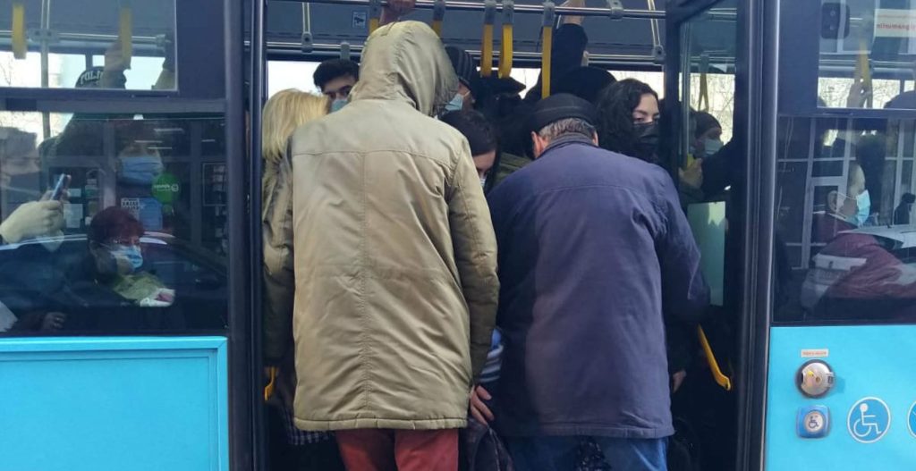 Primarul Capitalei, Ciprian Ciucu, a anunțat recent că a declanșat o anchetă fiscală la Societatea de Transport București (STB), în contextul creșterii alarmante a costurilor de operare
