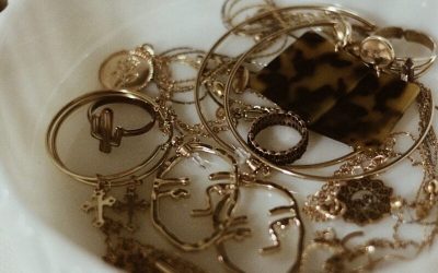 bijuterii-aur-colier-bratari-accesorii-e1704623682562.jpg - JurnalUrban