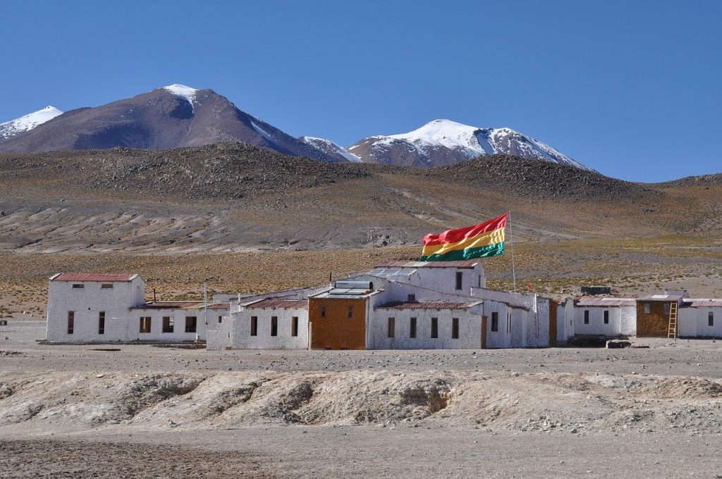 Situație tragică în Bolivia: 11 persoane au murit într-un accident rutier în estul țării Un accident grav de circulație a îndoliat Bolivia, lăsând în urmă 11 victime, toate decedate în urma coliziunii fatale din estul țării