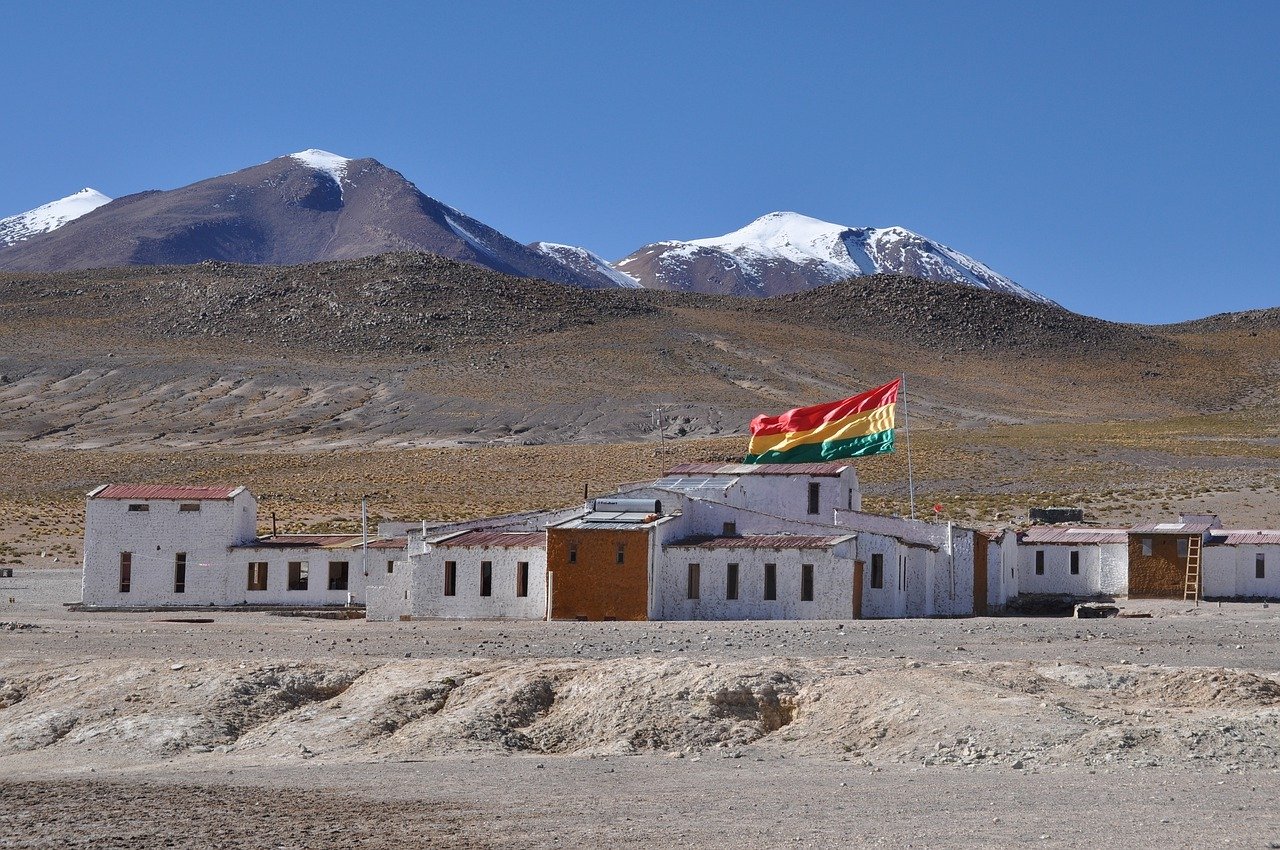 Situație tragică în Bolivia: 11 persoane au murit într-un accident rutier în estul țării Un accident grav de circulație a îndoliat Bolivia, lăsând în urmă 11 victime, toate decedate în urma coliziunii fatale din estul țării