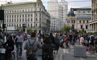 bucuresti-calea-victoriei-oameni.jpg - JurnalUrban